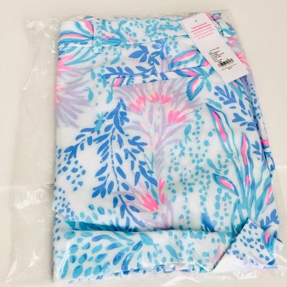 Lilly Pulitzer Callahan 5" Shorts-Multi Via Del Mar-NWT in Package - Picture 4 of 10